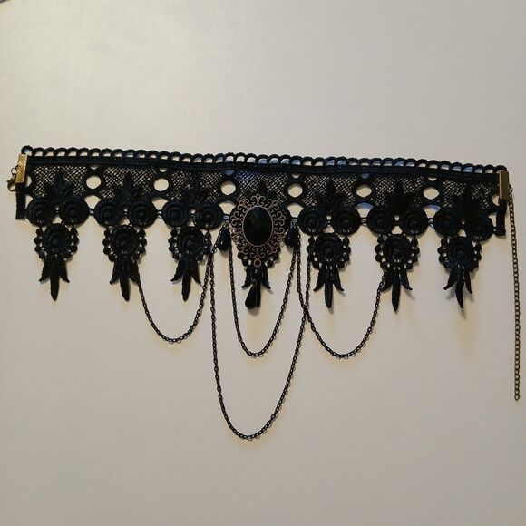 Unbranded Jewelry - Gothic Vampire Core Black Lace Choker – Filigree Cameo & Teardrop Bead Draping